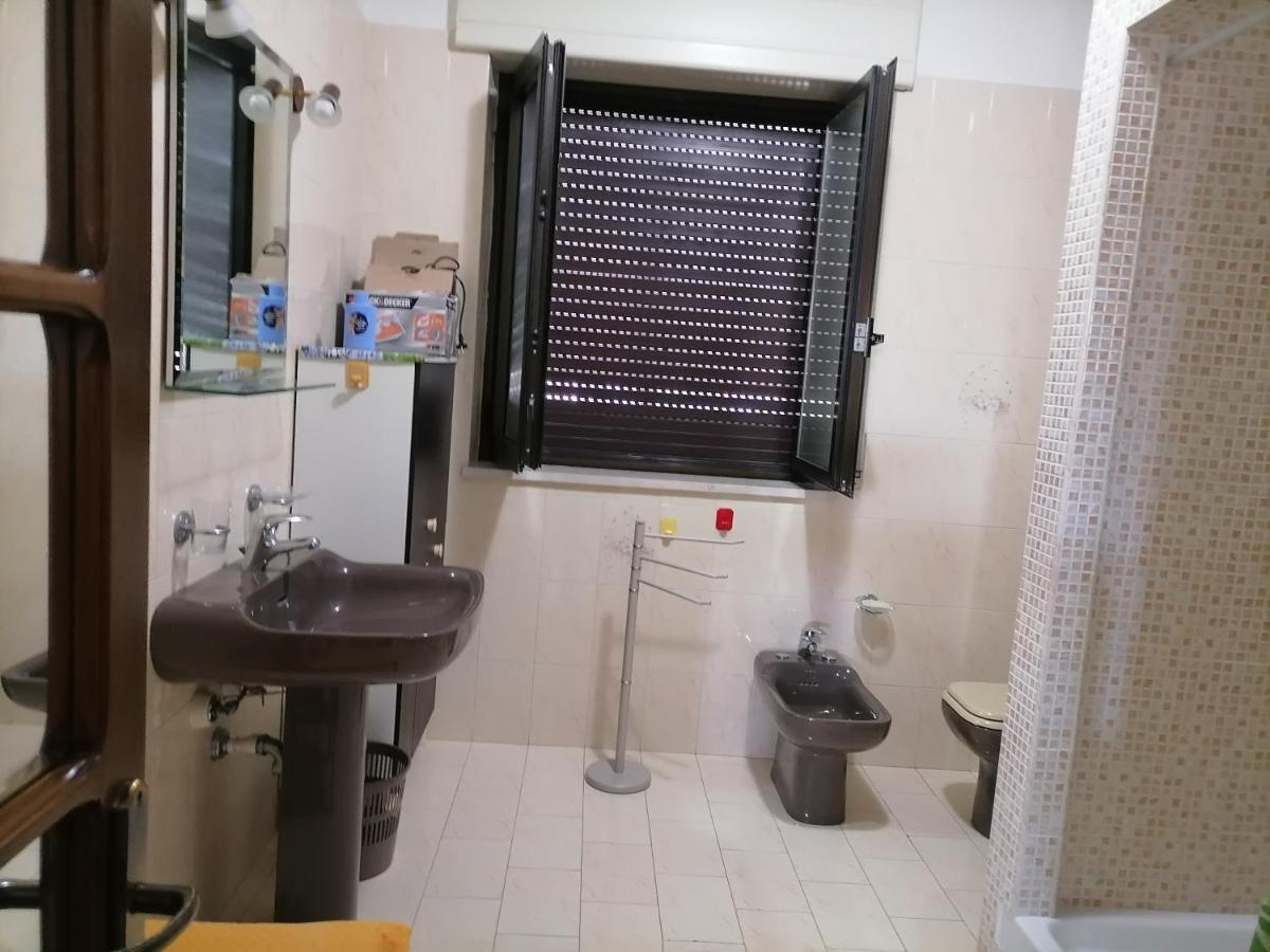 Alloggi Estivi D & A Taranto Exterior foto
